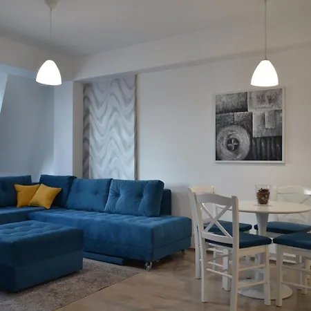 Modern And Cozy In The City Center Apartment